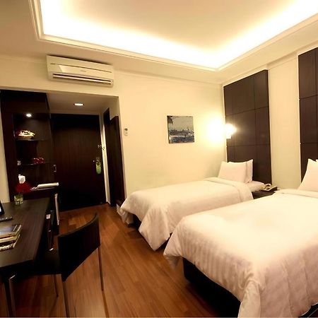 Bentani Hotel & Residence チルボン エクステリア 写真