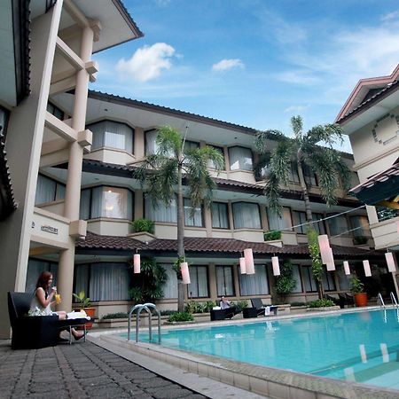 Bentani Hotel & Residence チルボン エクステリア 写真