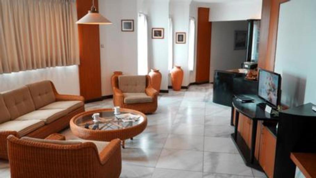 Bentani Hotel & Residence チルボン エクステリア 写真