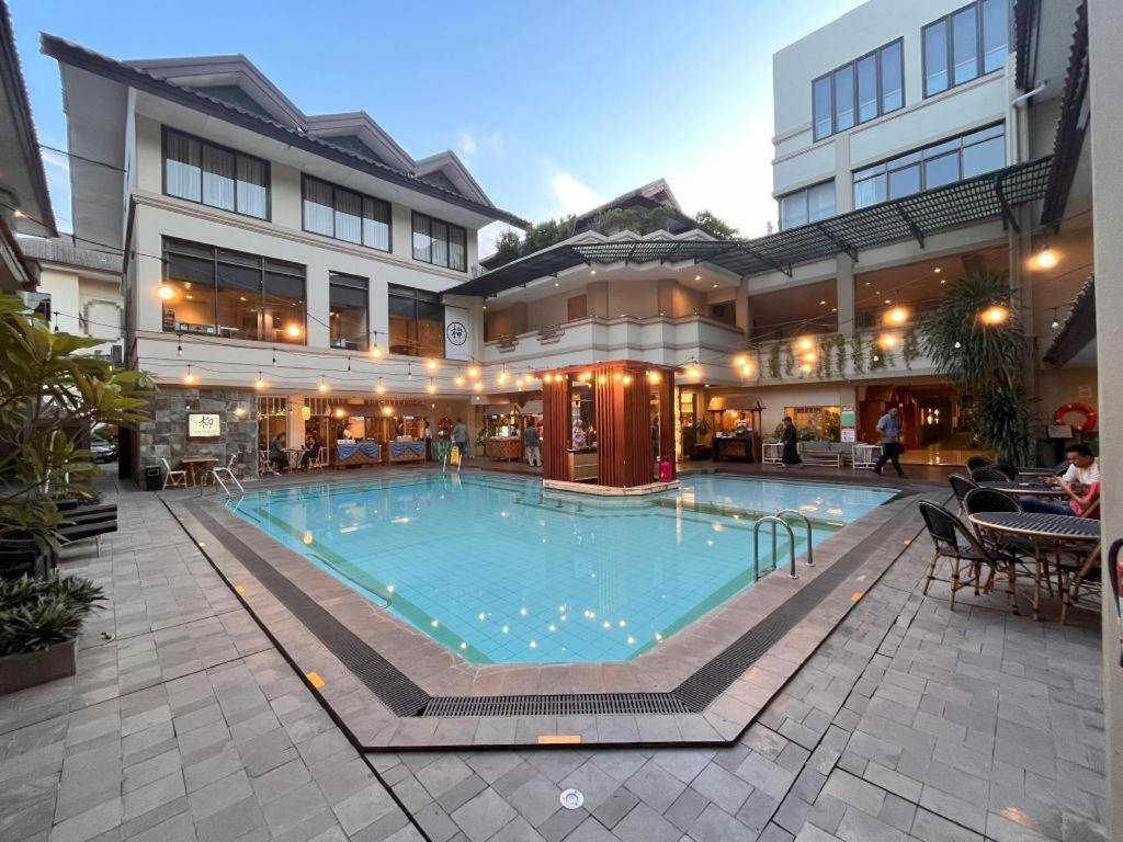 Bentani Hotel & Residence チルボン エクステリア 写真