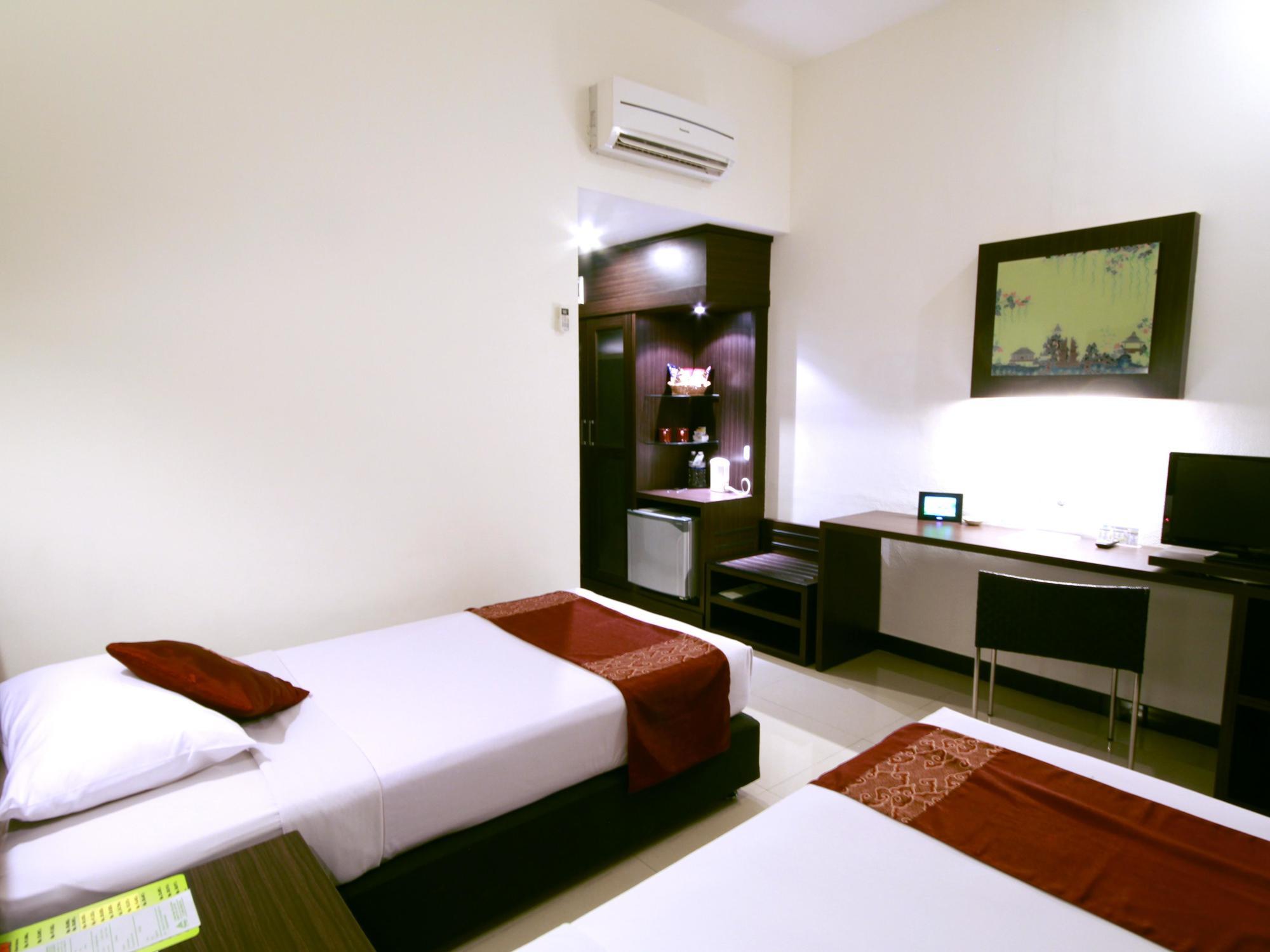 Bentani Hotel & Residence チルボン エクステリア 写真